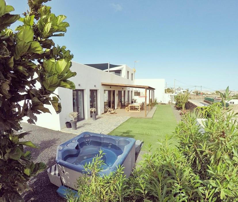 Agua Guesthouse Lajares Villa Con Jacuzzi Bagian luar foto